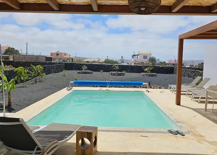 Utopia, Villa Lajares