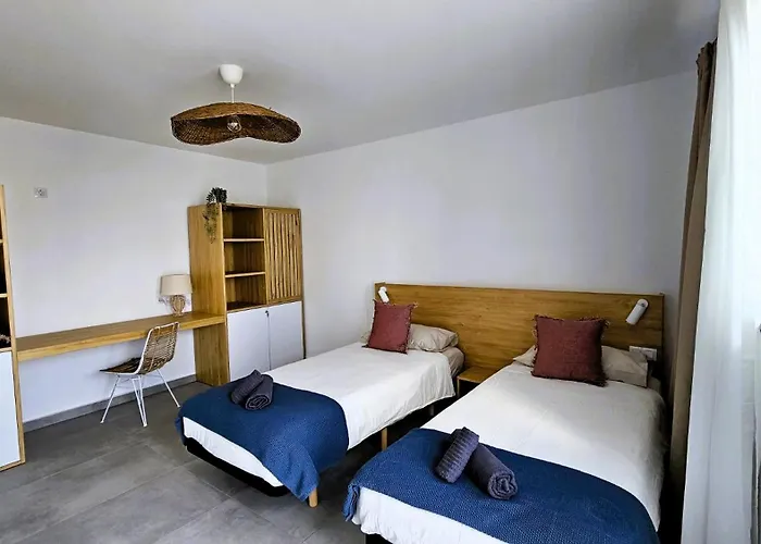 וילה Utopia, לאחארס