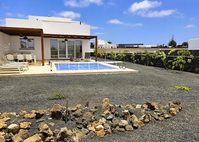 Utopia, לאחארס