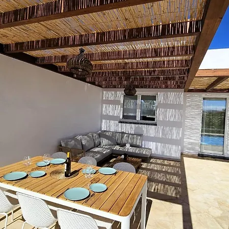 Utopia Villa Lajares