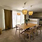 Utopia, Villa Lajares