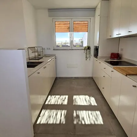Utopia, Villa