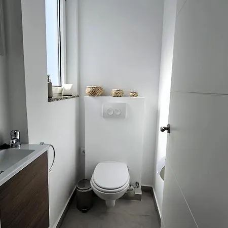 Utopia, Villa *